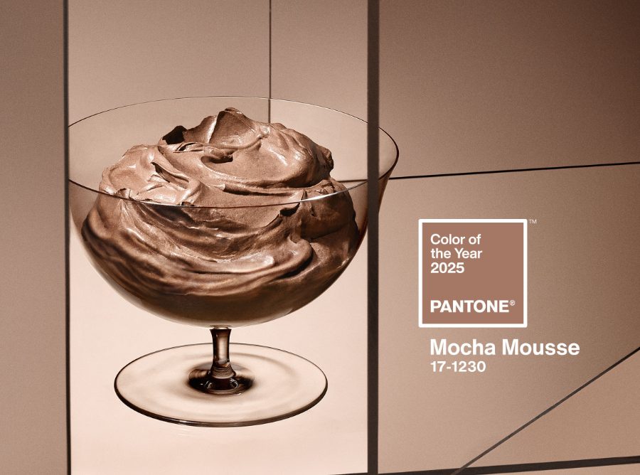 Das Dessert zum Zeitgeist: Mocha Mousse steht für die Little Treat Culture schlechthin. Und wer möchte hier nicht sofort den Löffel eintauchen? Foto © Herring & Herring