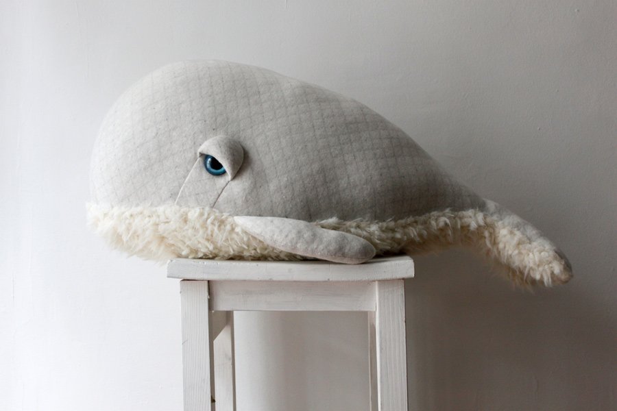 Auch er sucht nach einem neuen Heim: Der knuffige Albino Bubble Whale © BigStuffed