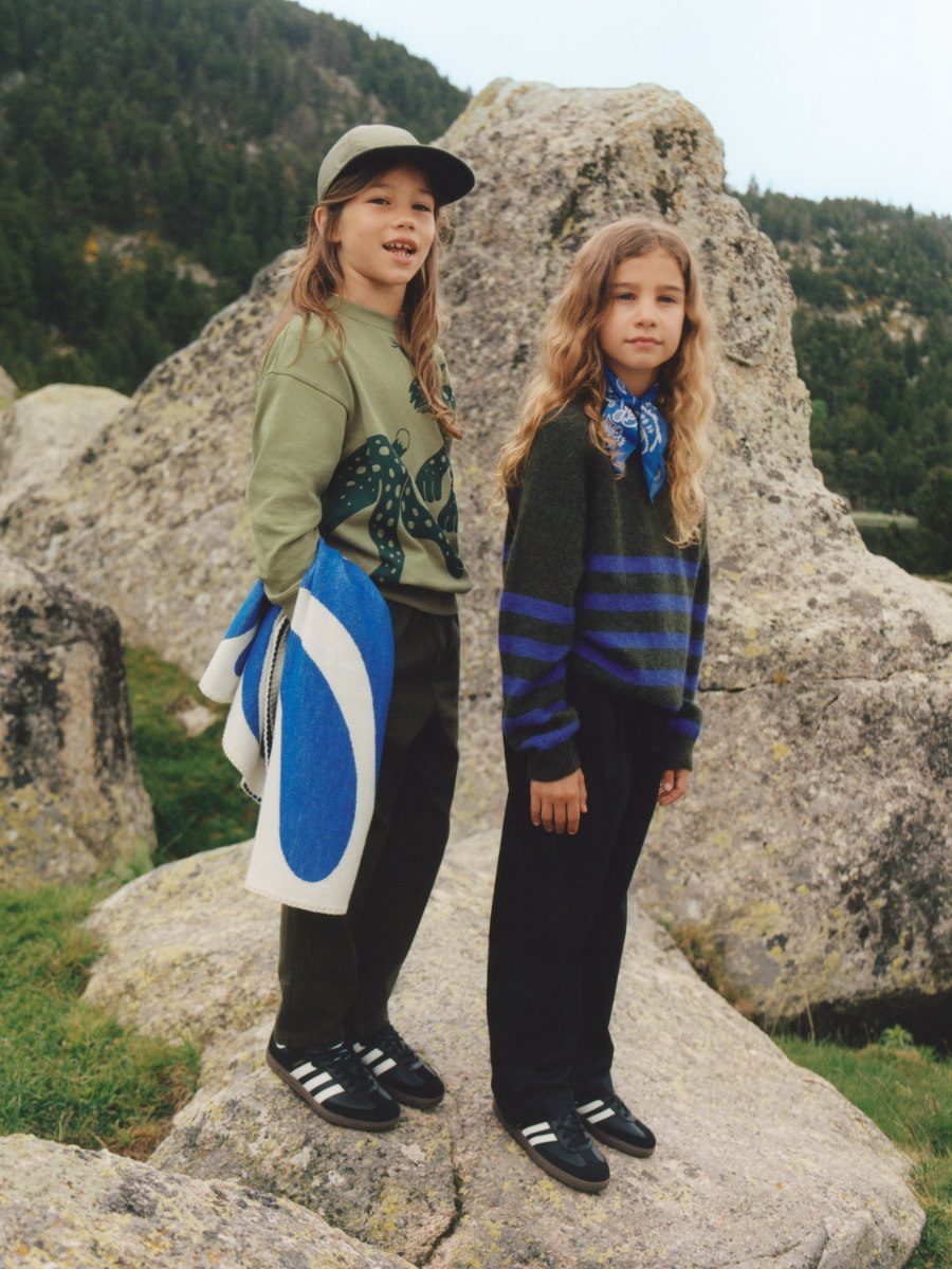 In Sambas über Stock und Stein: Back-to-School Outfits mit einer Prise Britpop-Nostalgie