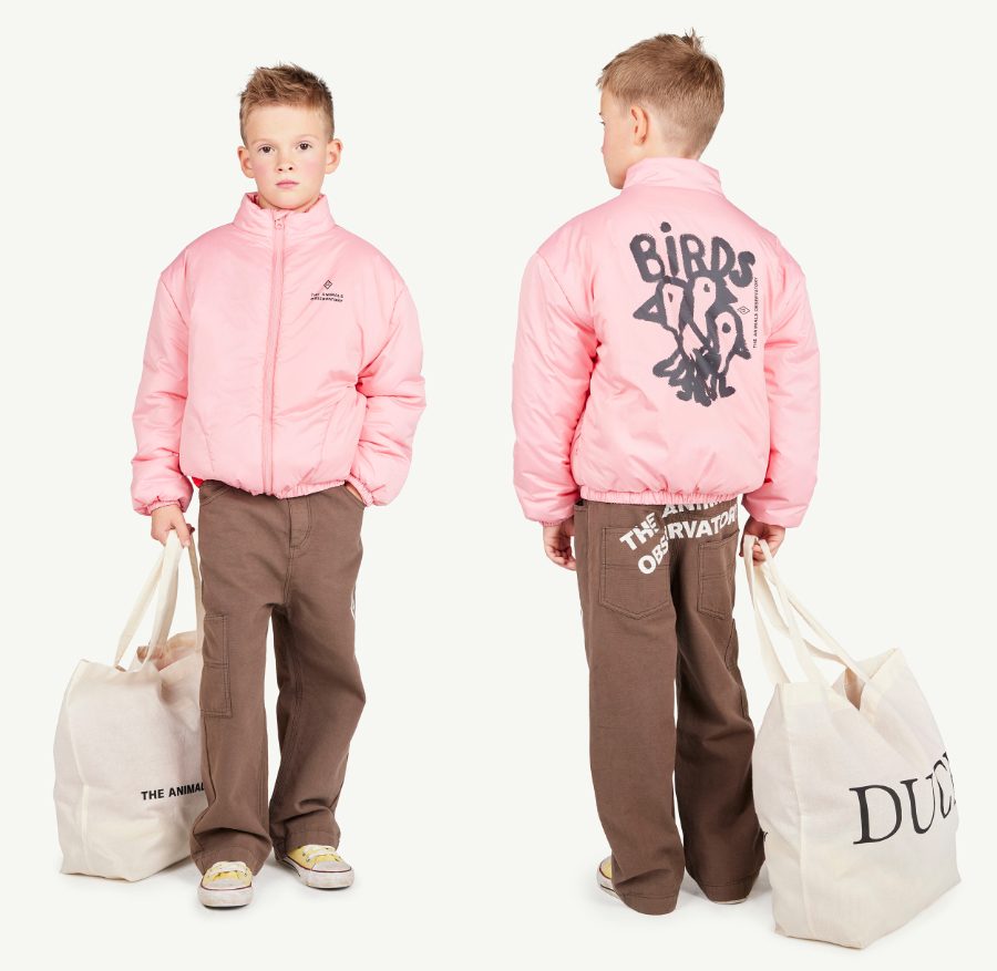 Wie ein Schoko-Cupcake mit Himbeer-Topping: THE ANIMALS OBSERVATORY kombiniert die Condor Pants in Mocha Mousse zum rosa Puffer-Blouson