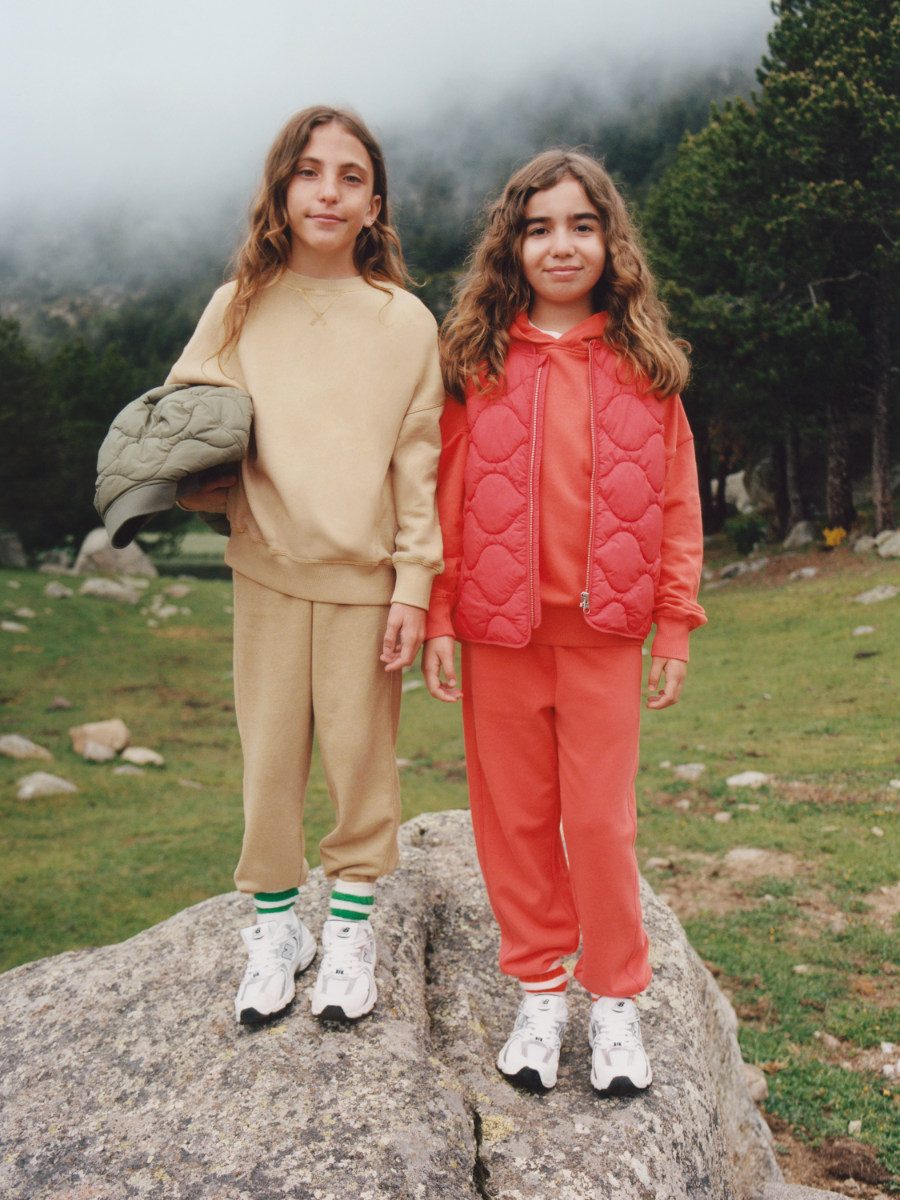 Twinning is winning! Und sogar die Steppweste harmoniert farblich mit dem Tracksuit